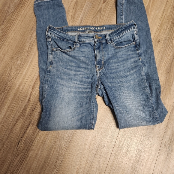 American Eagle Women's Jeans - size 6 - Picture 2 of 9